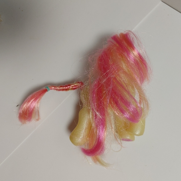 🌈 3/$30 G3 MLP Gem Blossom - Picture 4 of 4